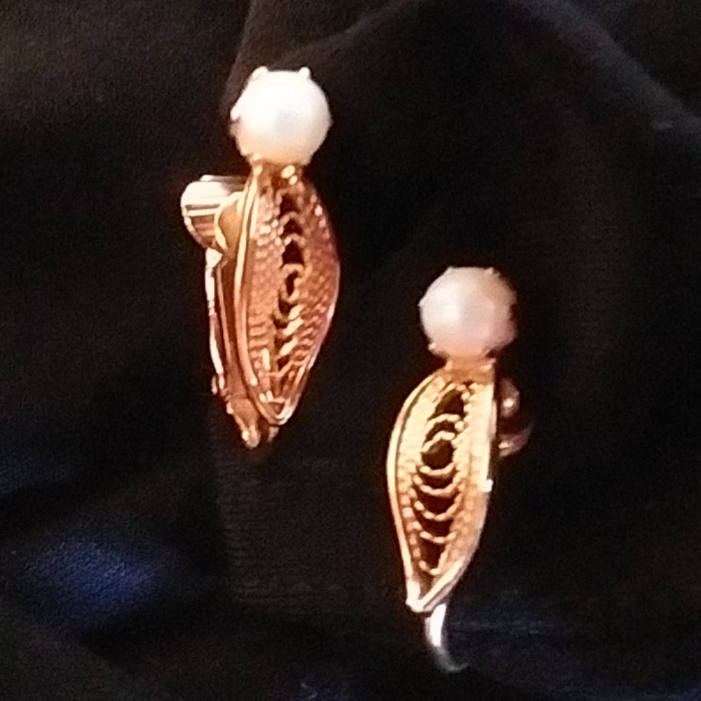Vintage Faux Pearl & Gold Tone Filigree Earrings
